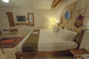 Zara Cave Hotel +10