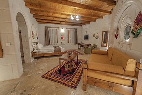 Zara Cave Hotel +10
