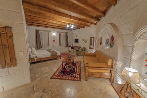 Zara Cave Hotel +10