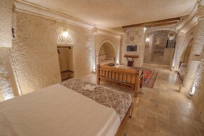 Zara Cave Hotel +10