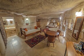 Zara Cave Hotel +10