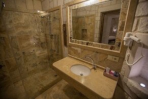 Zara Cave Hotel +10