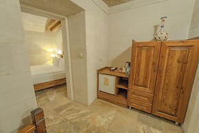 Zara Cave Hotel +10