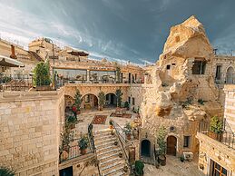 Zara Cave Hotel +10