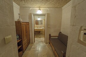 Zara Cave Hotel +10