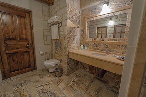 Zara Cave Hotel +10