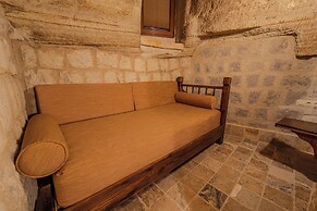 Zara Cave Hotel +10