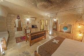 Zara Cave Hotel +10