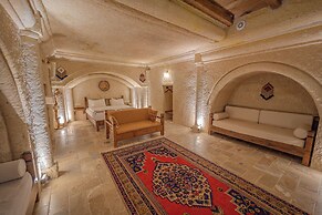 Zara Cave Hotel +10