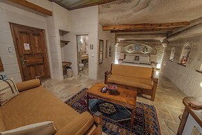 Zara Cave Hotel +10