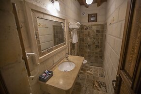 Zara Cave Hotel +10
