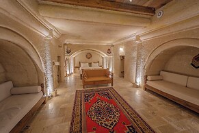 Zara Cave Hotel +10