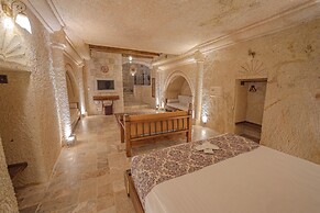 Zara Cave Hotel +10