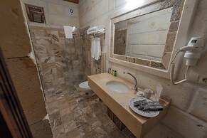 Zara Cave Hotel +10