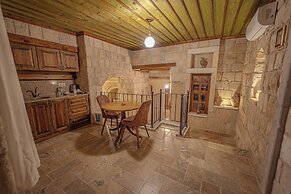 Zara Cave Hotel +10