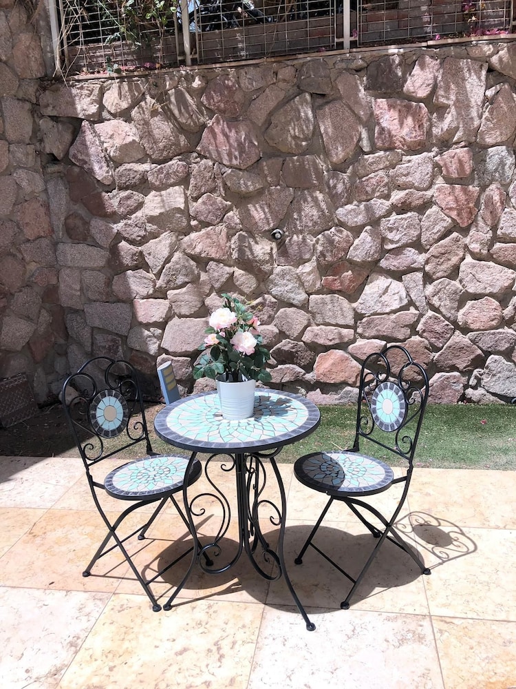 New Cozy Suite W Garden 300M From Beach