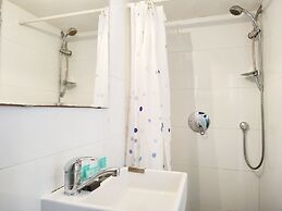 AirTLV Centrally Located Studio With Gallery