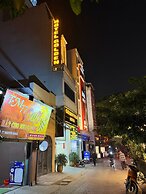Golden Hotel