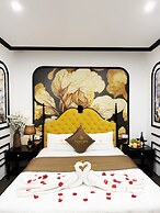 Golden Hotel
