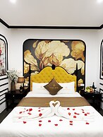 Golden Hotel