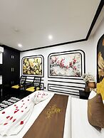 Golden Hotel