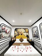 Golden Hotel