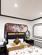 Golden Hotel