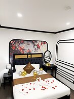 Golden Hotel