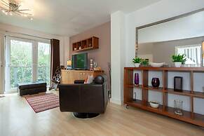 Lakeside view - Manchester townhouse