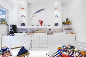 Sersale Suites
