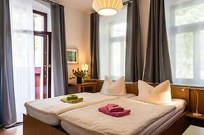 Pension an der Pillnitzer Schlossfaehre