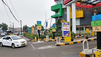 Compact 2BR Bassura City Apartment