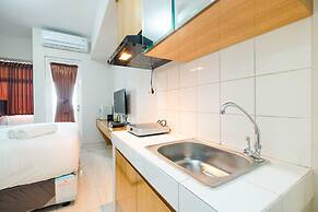 Elegant Studio Room The Springlake Summarecon Apartment