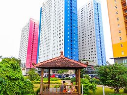 Comfy and Clean 2BR Green Pramuka Apartment