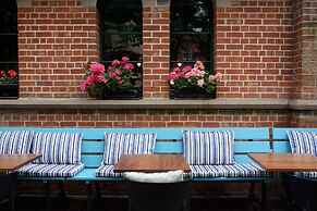 Schoolhouse Hotel