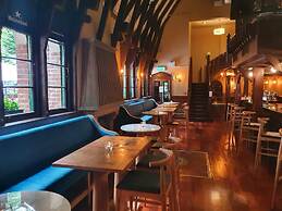 Schoolhouse Hotel