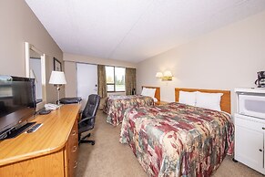 Dunvegan Inn and Suites