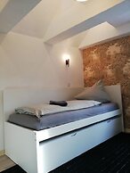 Eleonora Apartment