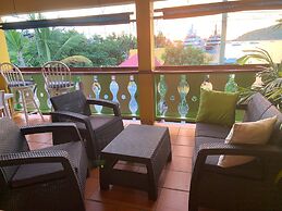 The Waterfront Inn - Hostel