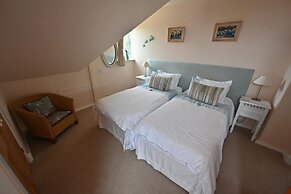 Halwell Lodge
