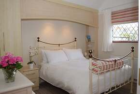 Halwell Lodge