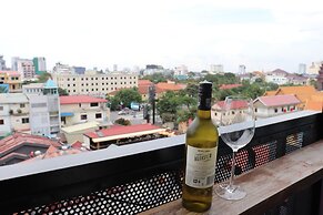 CHECK inn Phnom Penh BKK 1