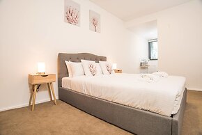Oud Wood Apartment
