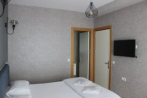 Quars Suite