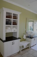 Crimson Bush Lodge