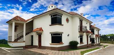 Hotel Loma Real Inn