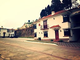 Hotel Loma Real Inn