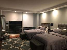 Masaryk Spacious & Modern apt w-Terrace