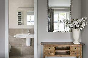 The Lodge Rooms @ Carus Green