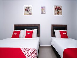 OYO 44093 Vrm Hotel